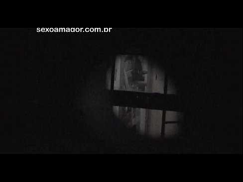 ❤️ Блондини ичкери кирпичтин артына катылган кошуналык войер жашыруун түрдө видеого тартып алат ❤❌ Секс видео боюнча бизде ❌️