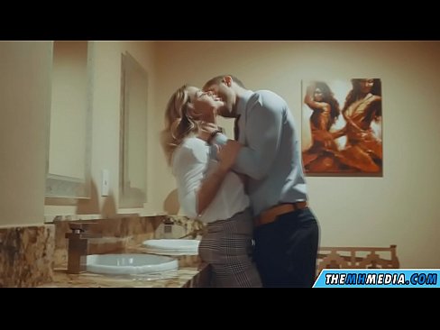 ❤️ Блондинка сени коомдук дааратканада азгырып жатканда ❤❌ Секс видео боюнча бизде ❌️